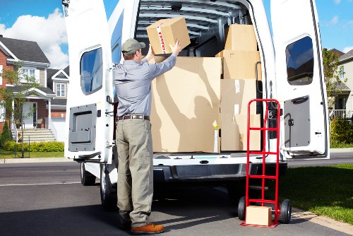 Furniture delivery and flat move support in Roehampton